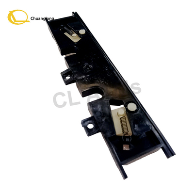 445-0582423 4450582423 এটিএম খুচরা যন্ত্রাংশ এনসিআর এস 1 প্লাস্টিক ক্যাসেট ট্রাকের দরজা ধাক্কা দিয়ে